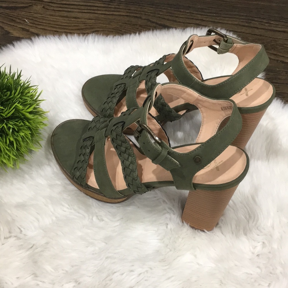 Heels - Picture 7 of 13